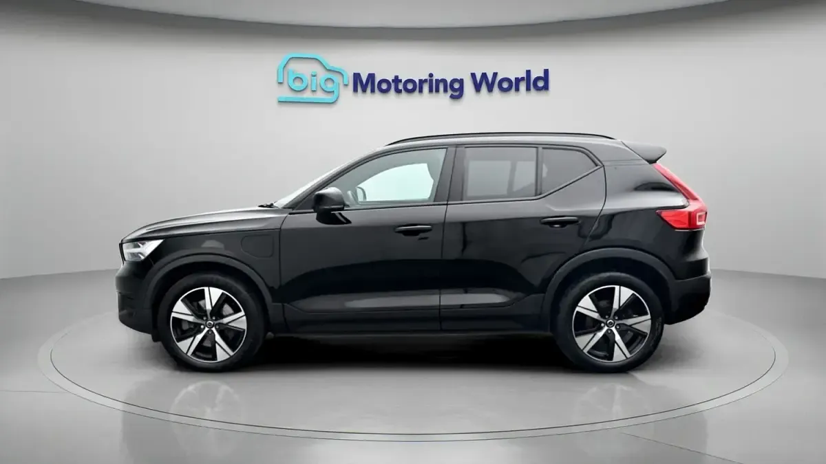 Used Volvo XC40 R-Design 258 HP (189 kW) 2022 Black SUV
