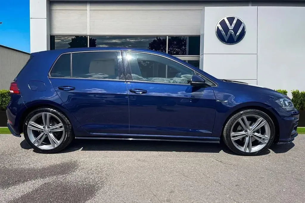 Used VW Golf VII R-line 150 HP (110 kW) 2019 Blue Hatchback