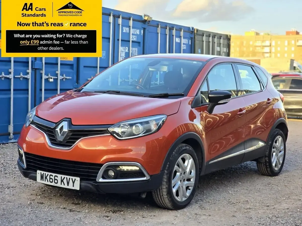 Used Renault Captur Dynamique 120 HP (88 kW) 2016 Orange SUV