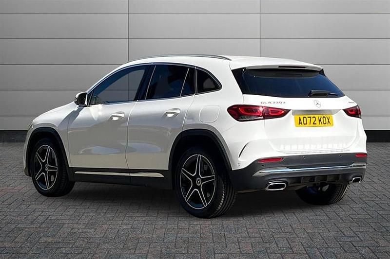 Used Mercedes GLA220 Executive 190 HP (139 kW) 2022 Polar white SUV