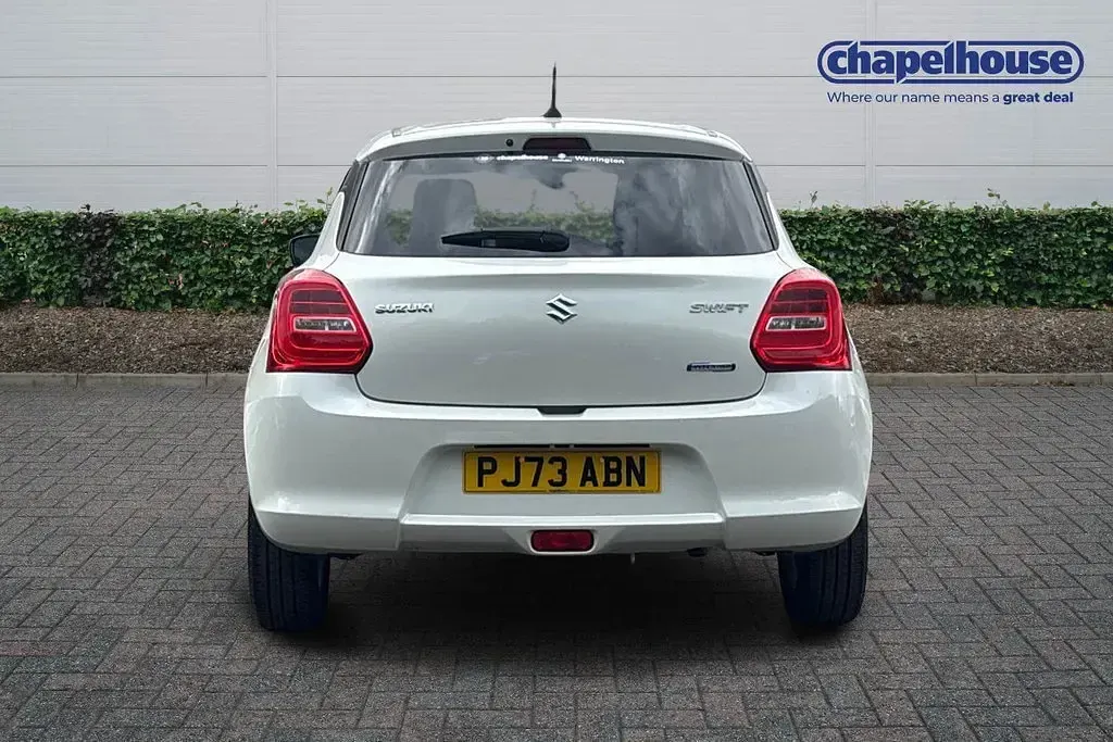 Used Suzuki Swift SZ-L 83 HP (61 kW) 2023 White Hatchback