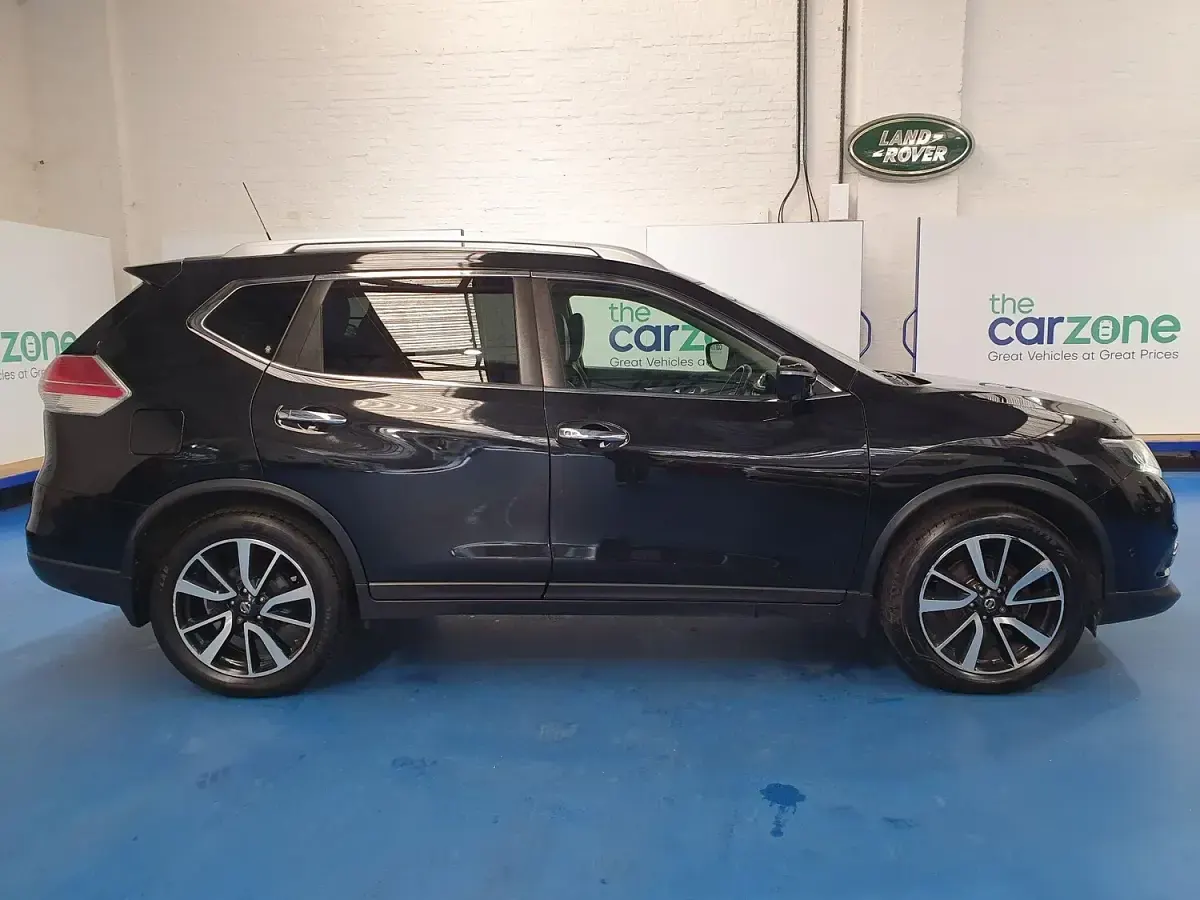 Used Nissan X-Trail Tekna 163 HP (119 kW) 2016 Black SUV