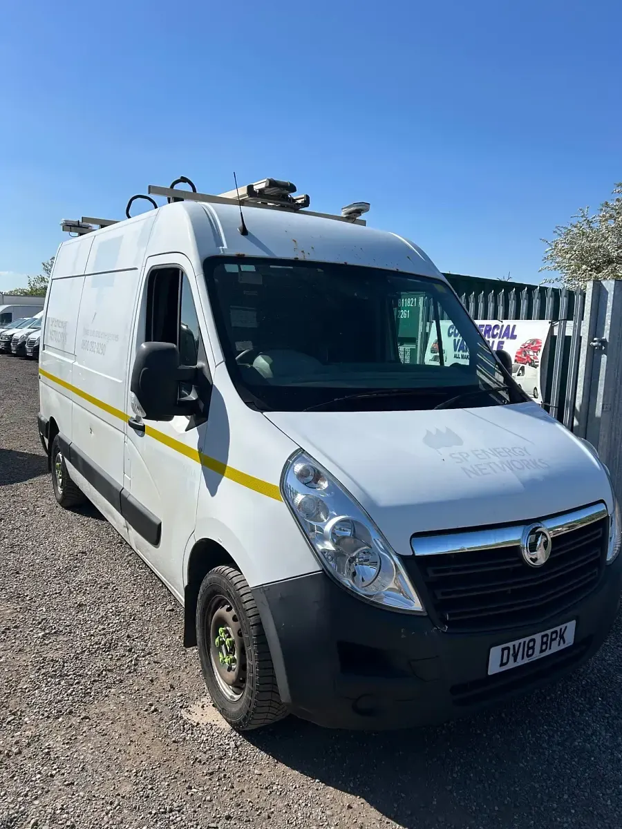 Second-hand Vauxhall Movano 130 CP (95 kW) 2018 Alb Monovolum