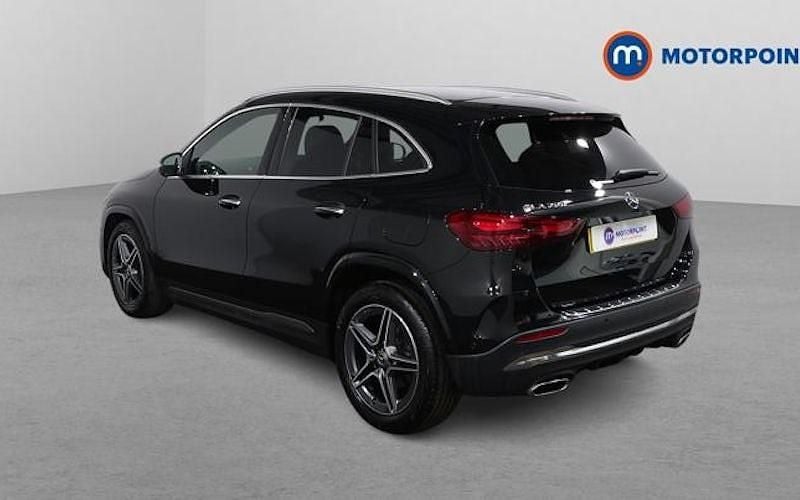 Usado Mercedes GLA200 Executive 163 HP (119 kW) 2026 SUV
