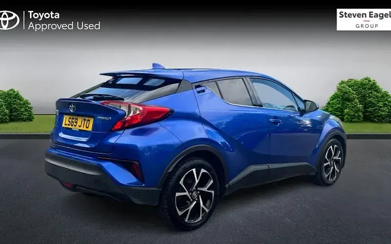 Used Toyota C-HR Design 122 HP (89 kW) 2019 Blue SUV