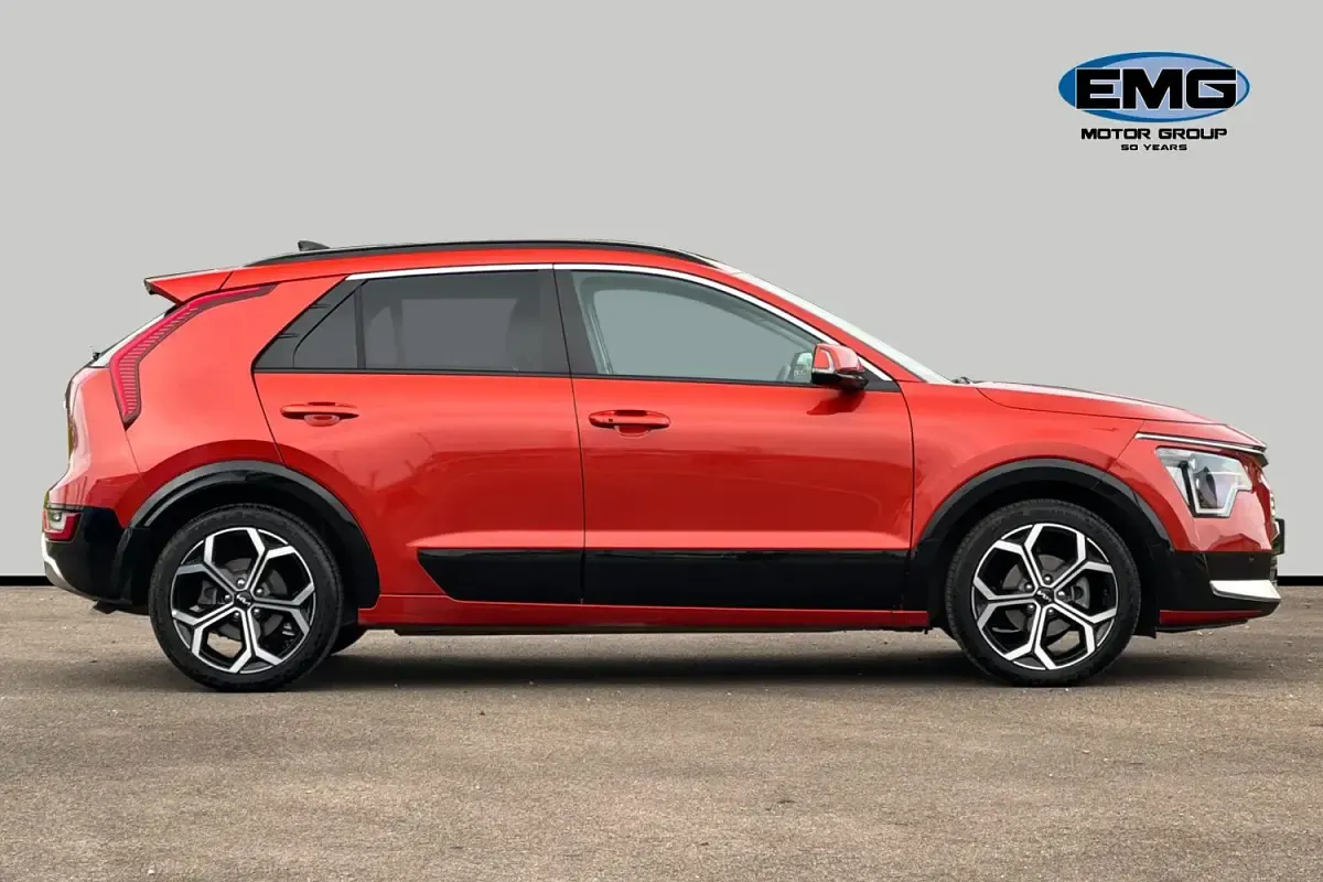 Used Kia Niro 180 HP (132 kW) 2023 Orange SUV