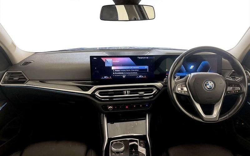 Used BMW 330e Sport Line 292 HP (214 kW) 2023 Blue Estate