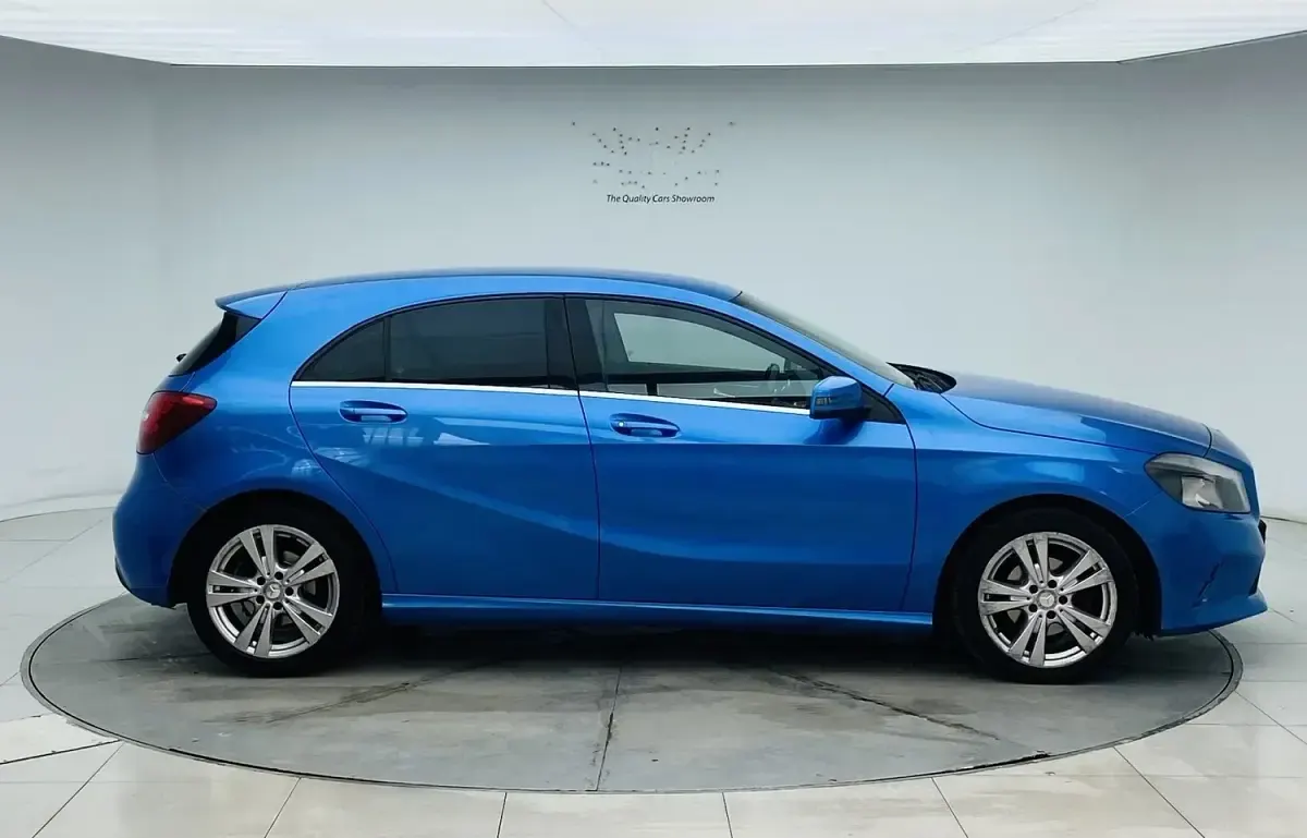 Used Mercedes A180 2015 Blue Hatchback