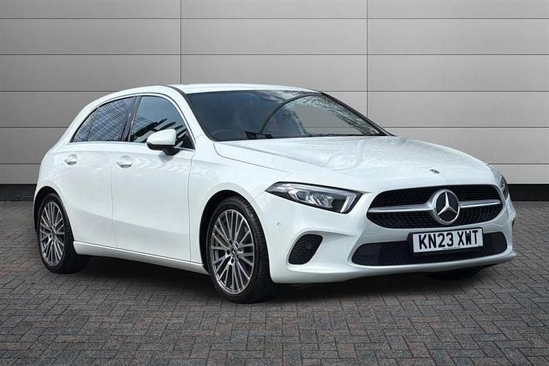 Used Mercedes A180 Executive 136 HP (100 kW) 2023 White Hatchback
