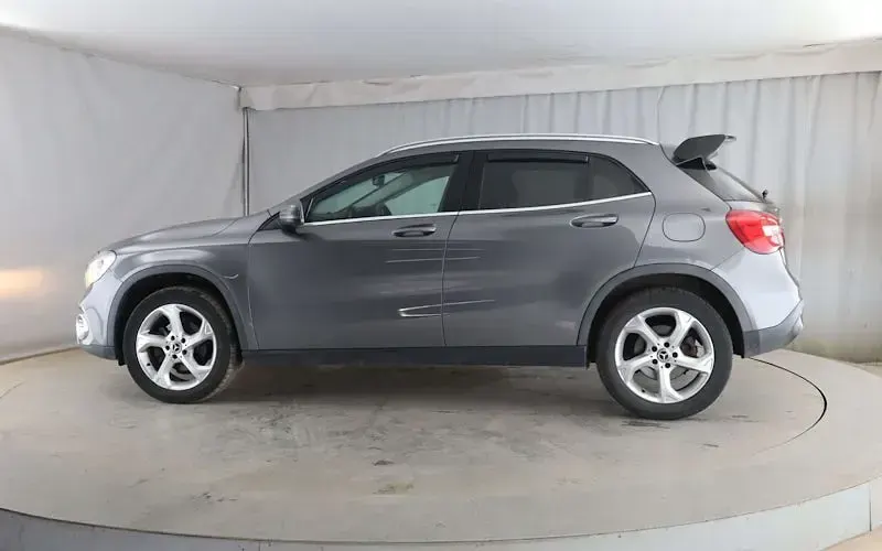 Usado Mercedes GLA200 136 CV (100 kW) 2019 SUV