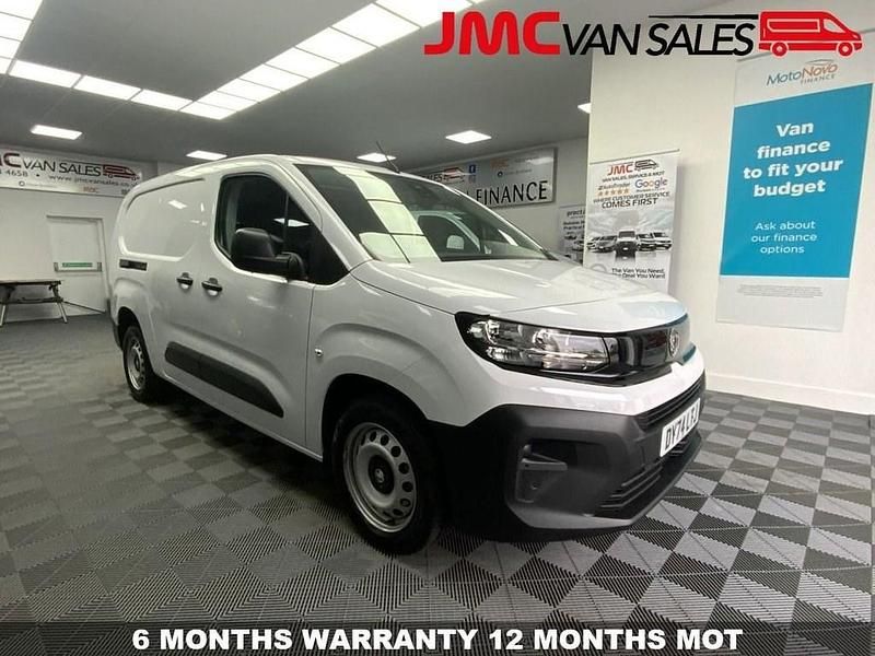 Used Vauxhall Combo 2024 White MPV