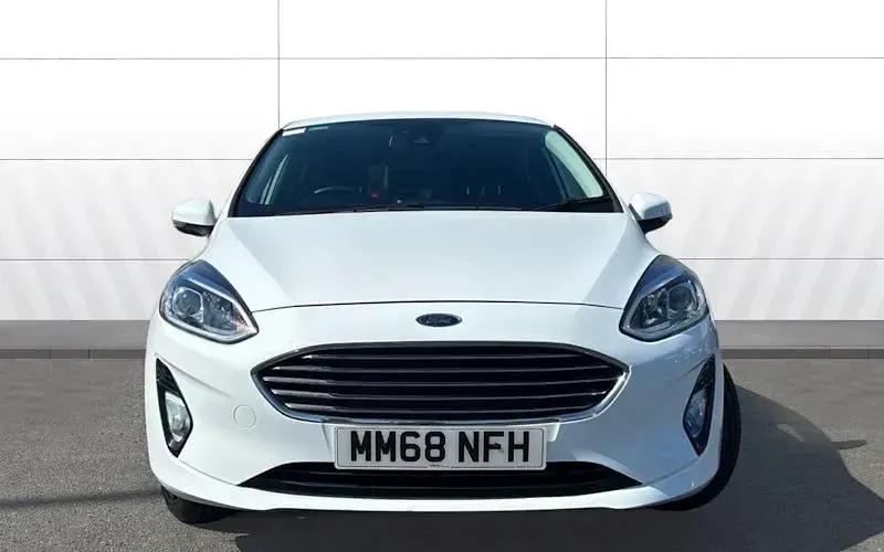 Usado Ford Fiesta Zetec 86 HP (63 kW) 2018 Branco Citadino