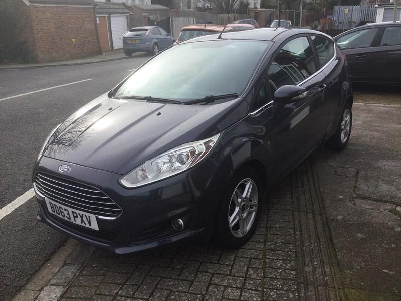 Used Ford Fiesta Zetec 2013 Grey Hatchback