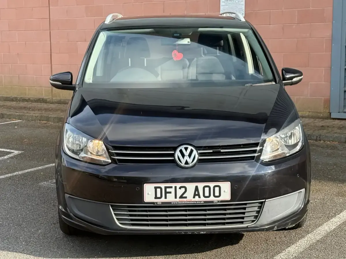 Używany VW Touran SE 105 KM (77 kW) 2012 Czarny Minivan