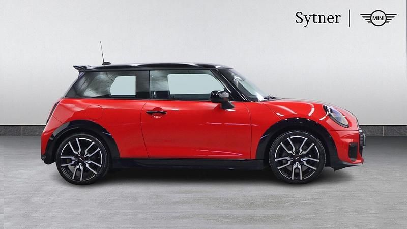 Used Mini Cooper Hatch 154 HP (113 kW) 2024 Red Hatchback