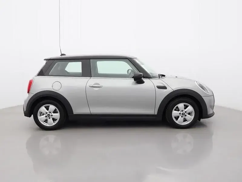 Used Mini Cooper Classic 134 HP (98 kW) 2023 Silver Hatchback