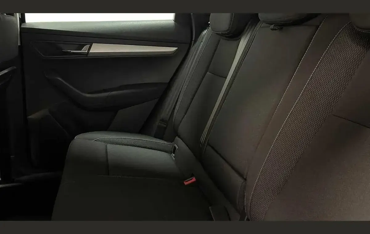 Used Skoda Karoq SE 150 HP (110 kW) 2025 Black magic pearl effect SUV