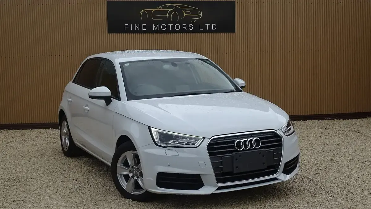 Used Audi A1 Sport 95 HP (69 kW) 2016 White Hatchback