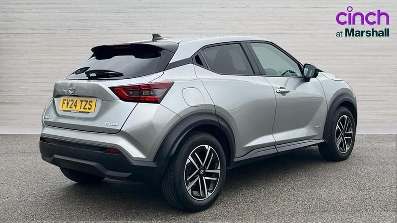 Used Nissan Juke N-Connecta 143 HP (105 kW) 2024 Silver SUV