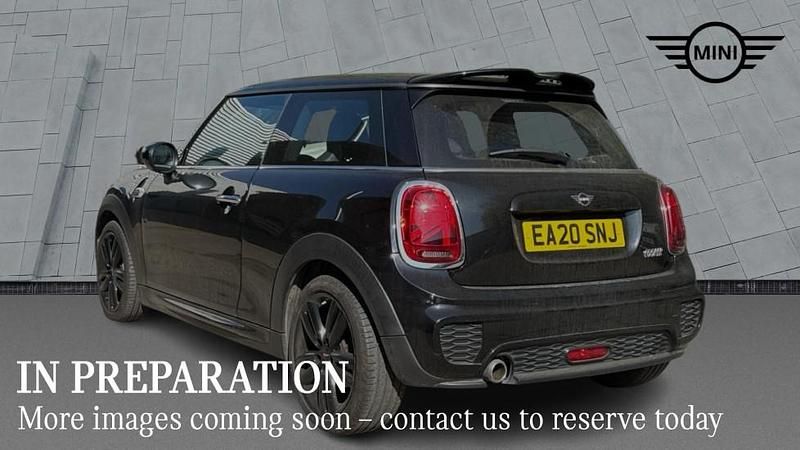 Begagnad Mini Cooper Hatch 134 HK (98 kW) 2020 Svart Halvkombi