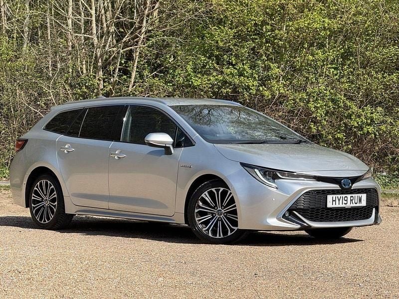 Used Toyota Corolla 122 HP (89 kW) 2019 Sterling silver Estate
