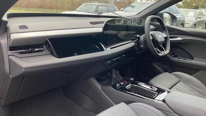 New Audi Q6 e-tron S-Line 225 kW (306 HP) 2025 Black SUV