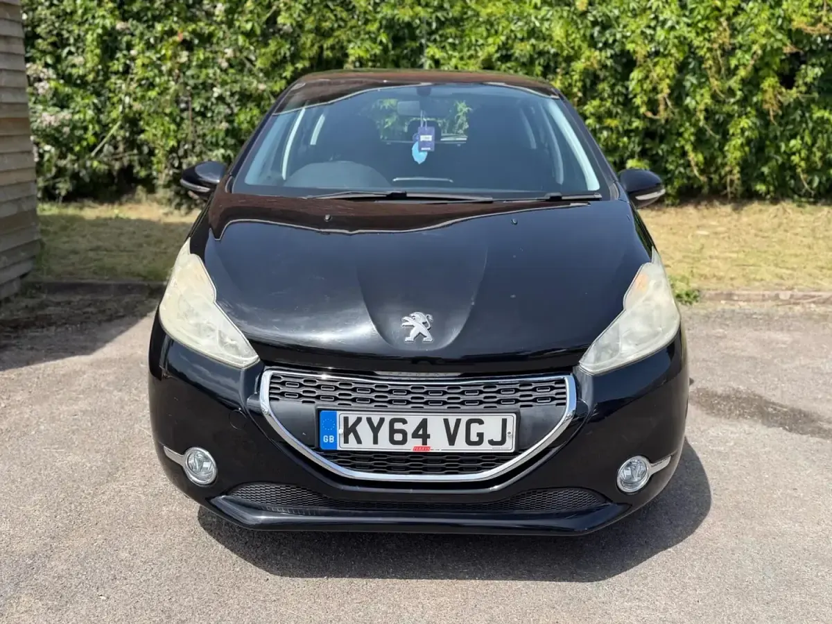 Used Peugeot 208 Active 110 HP (80 kW) 2015 Black Hatchback