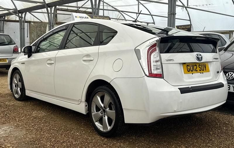 Used Toyota Prius T4 2012 White Hatchback