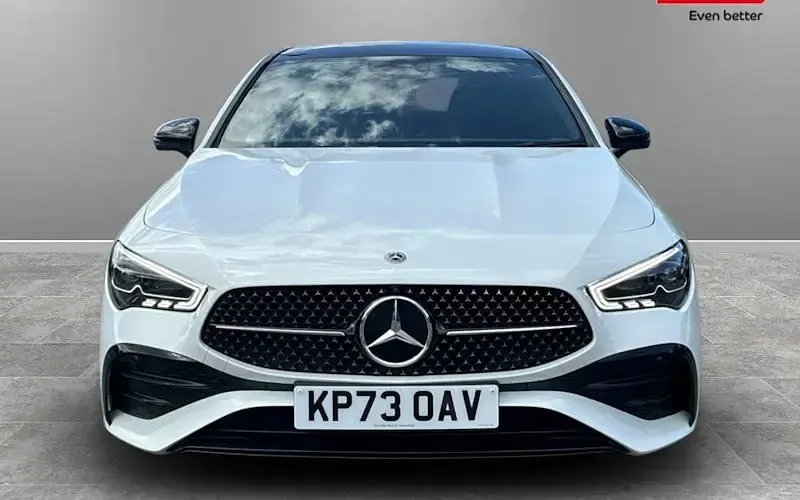 Usado Mercedes CLA220 AMG Line Premium Plus 190 HP (139 kW) 2025 Sedan