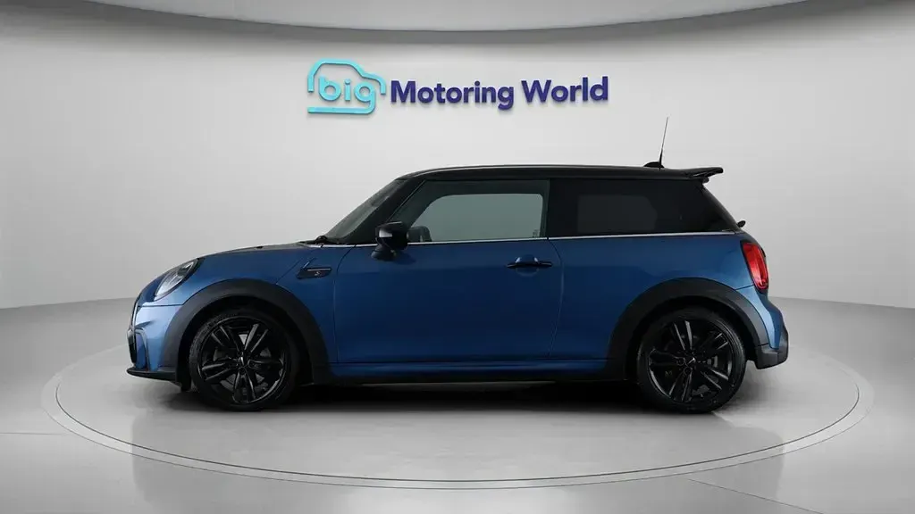 Usado Mini Cooper S Hatch 178 CV (130 kW) 2023 Azul Utilitario