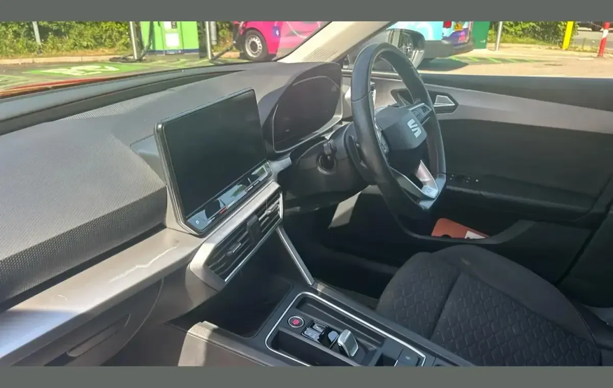 Used Seat Leon FR 272 HP (200 kW) 2022 Red Hatchback