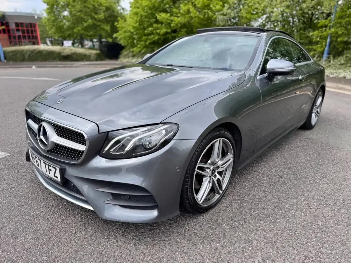 Begagnad Mercedes E220 AMG Line Premium 2017 Grå Sportkupé