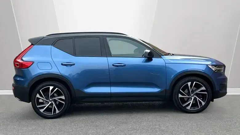 Usado Volvo XC40 190 HP (139 kW) 2018 Azul SUV