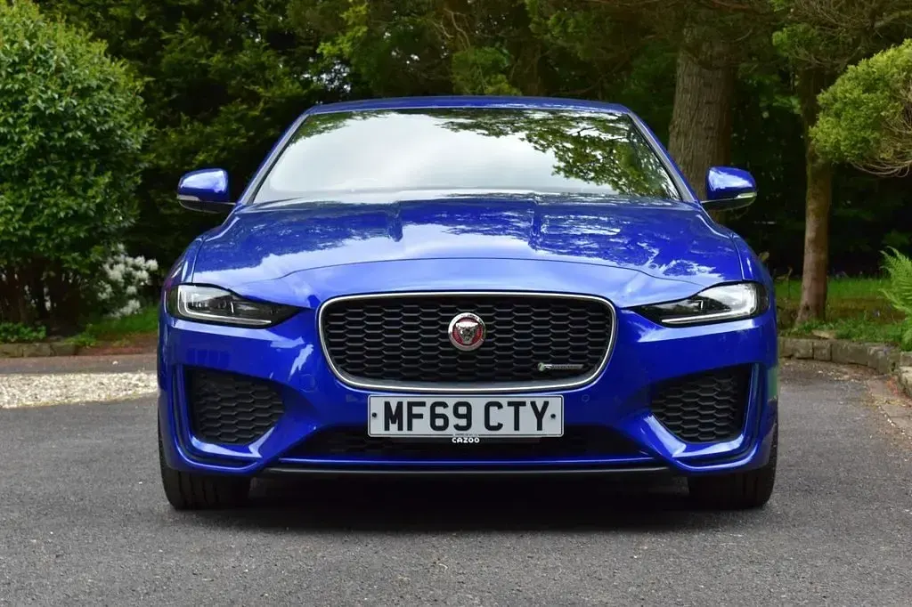 Used Jaguar XE R-Dynamic 180 HP (132 kW) 2019 Blue Sedan