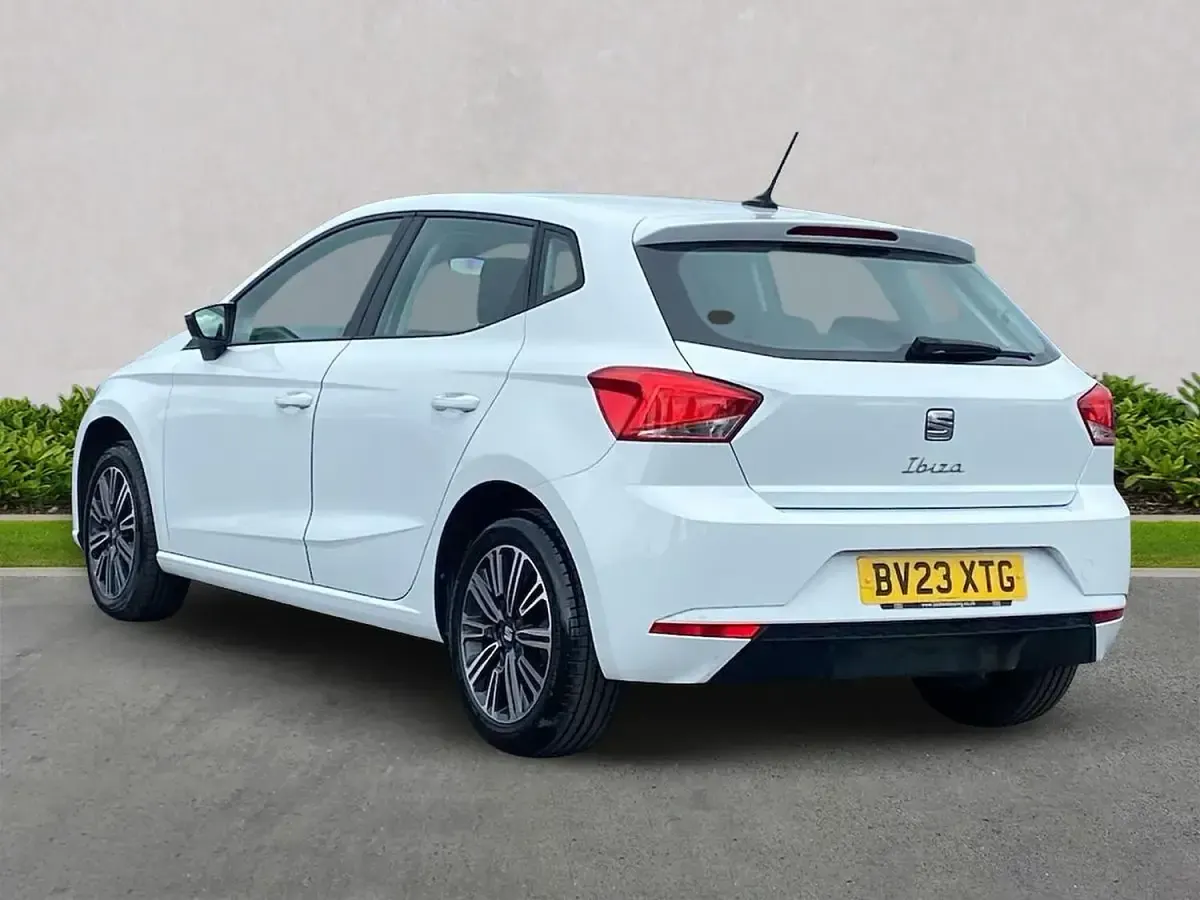 Used Seat Ibiza SE Technology 2023 White Hatchback