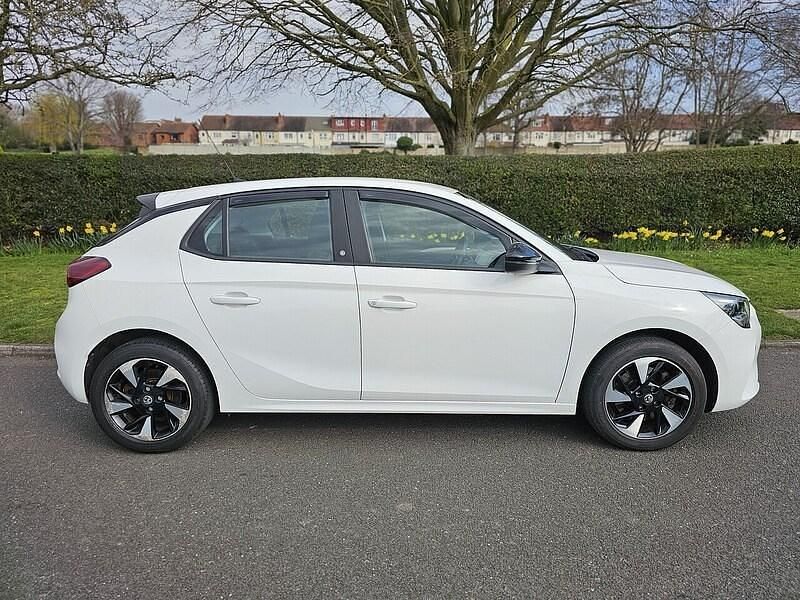 Used Vauxhall Corsa-e 100 kW (136 HP) 2021 White Hatchback