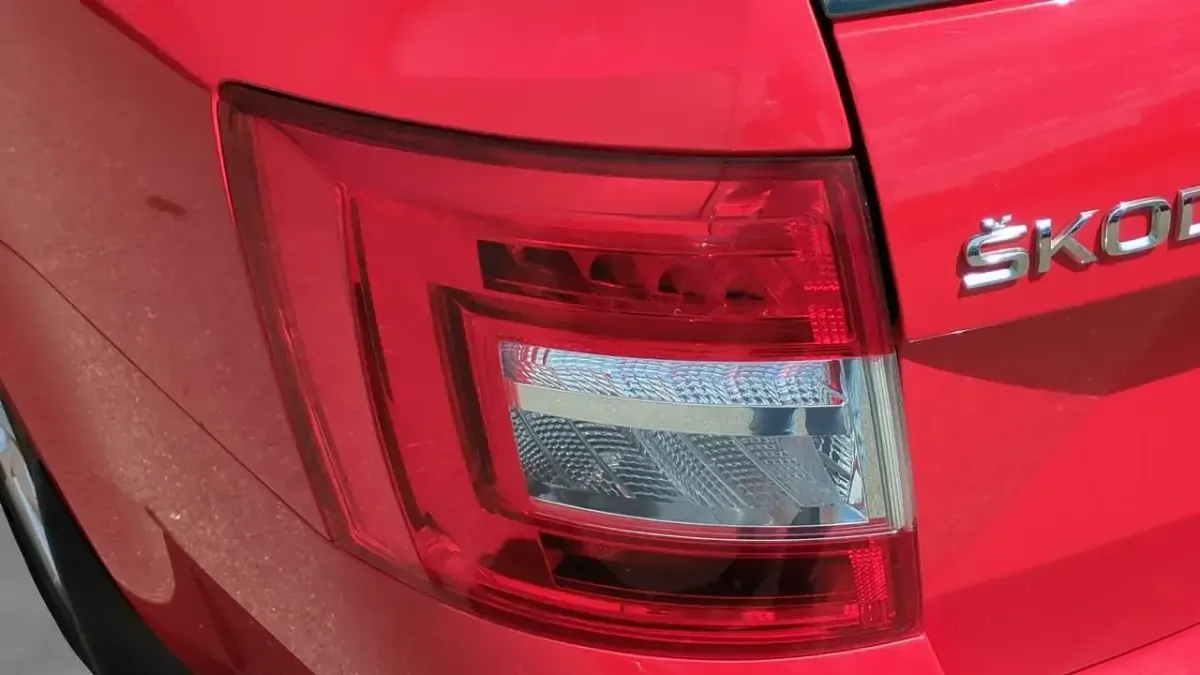 Used Skoda Octavia SE L 148 HP (108 kW) 2017 Red Estate