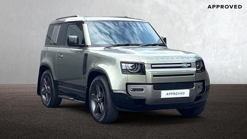 Pangea green Used 2025 Land Rover Defender SE Dynamic SUV | £66,990 (A bit pricey) - Image 1/4
