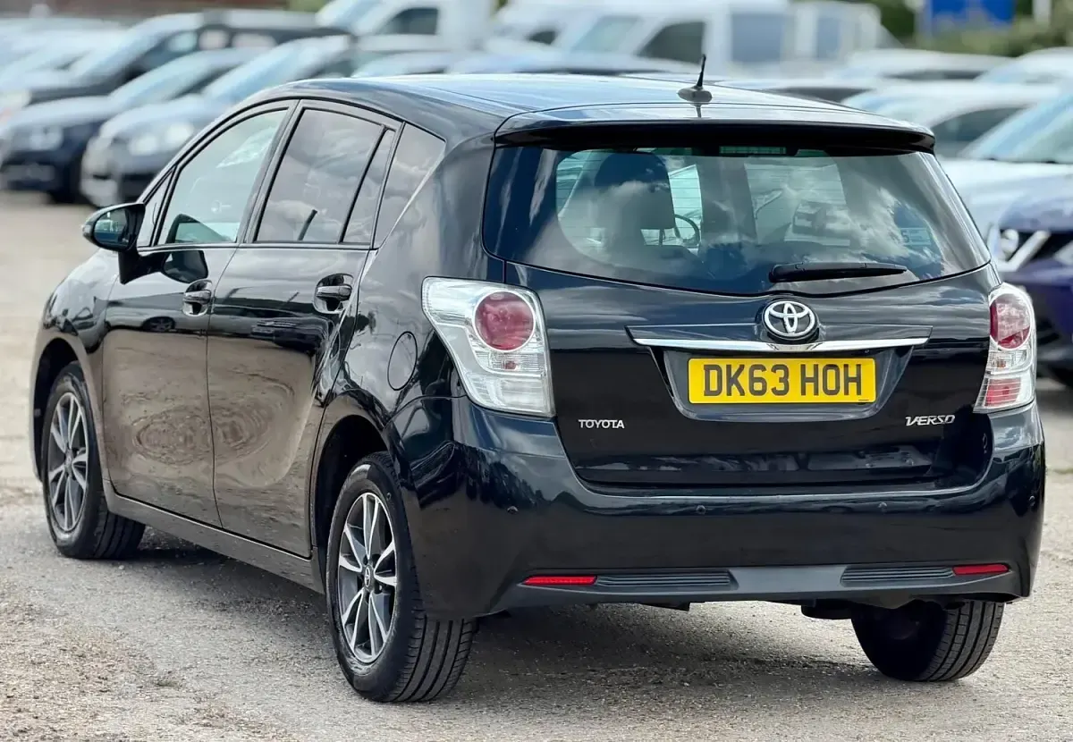 Used Toyota Verso 2013 Black MPV