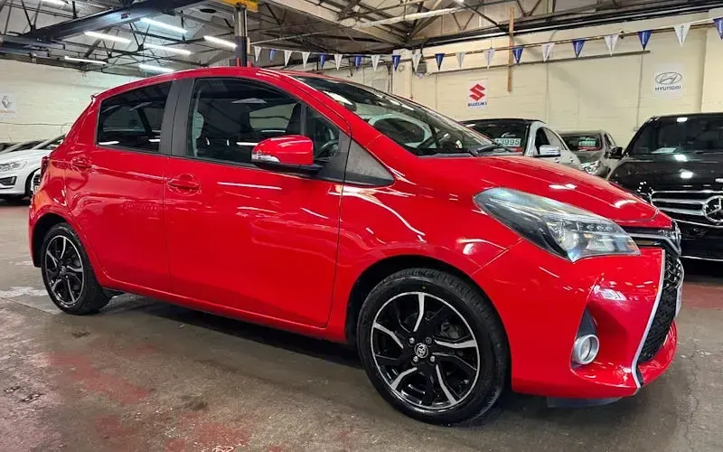 Used Toyota Yaris Design 99 HP (72 kW) 2016 Hatchback