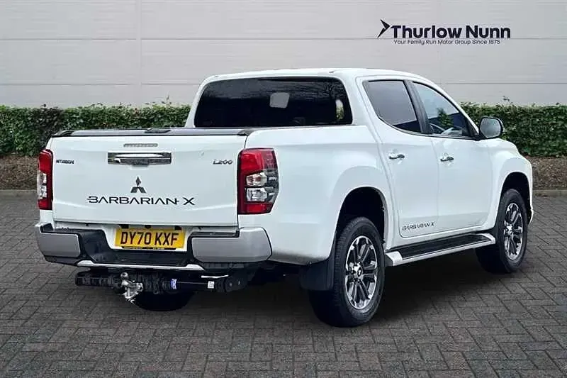 Begagnad Mitsubishi L200 150 HK (110 kW) 2020 Vit Pickup