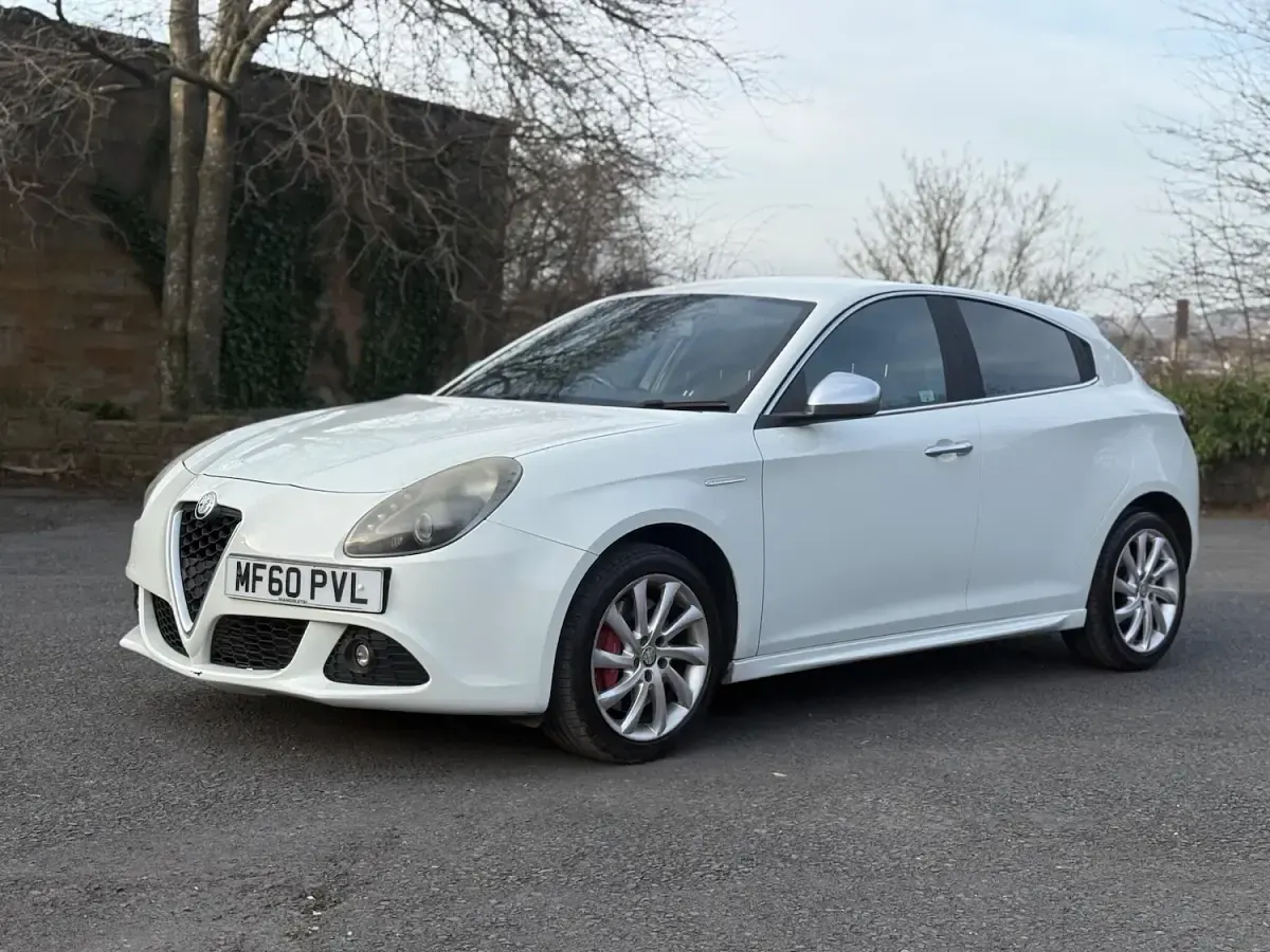 Used Alfa Romeo Giulietta Veloce 2010 White Hatchback