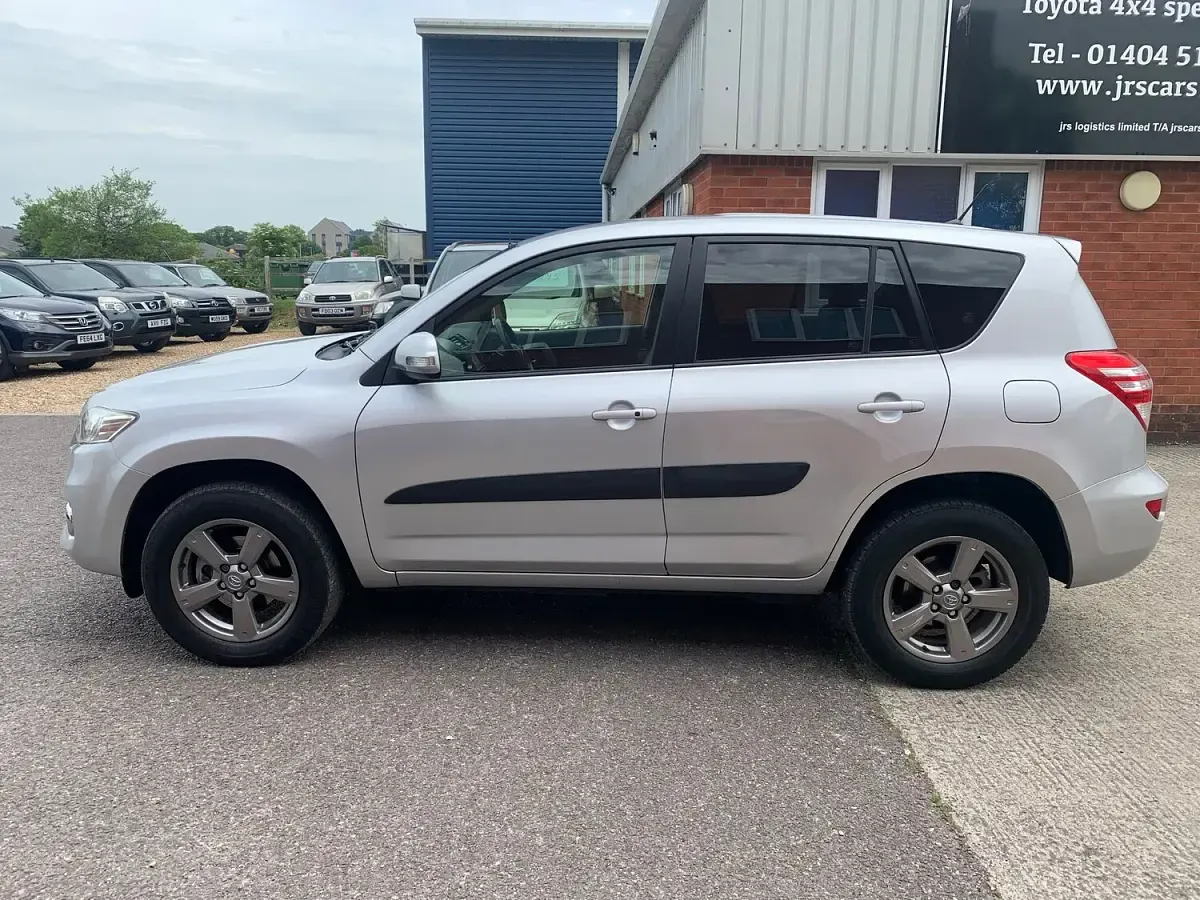 Used Toyota RAV4 Multidrive S 158 HP (116 kW) 2012 Silver SUV