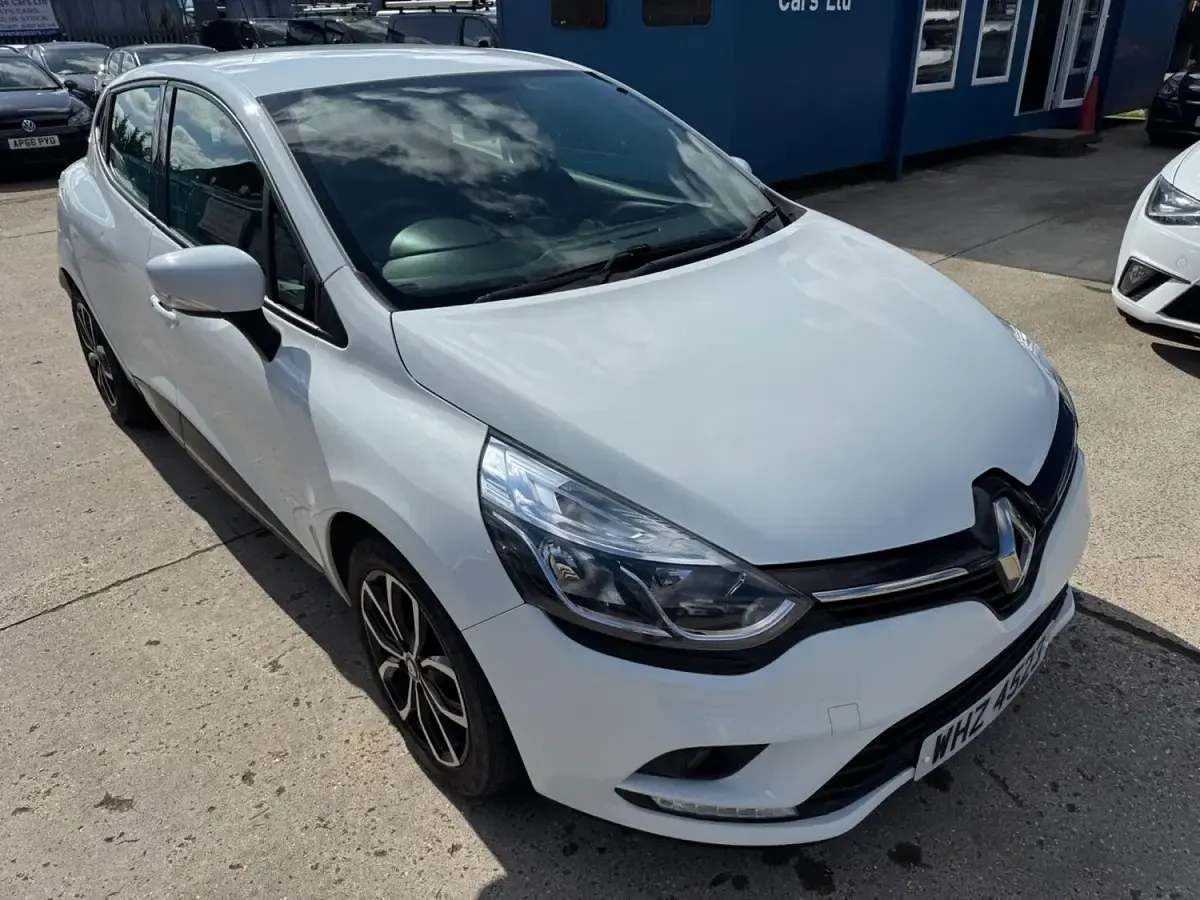 Used Renault Clio Play 2018 White Hatchback