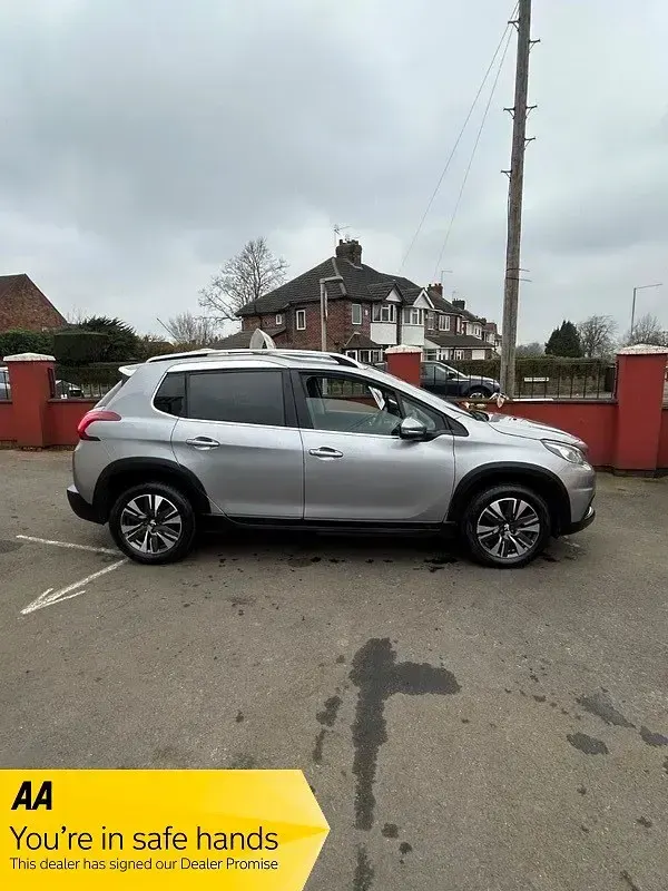 Second-hand Peugeot 2008 Allure 2018 Gri SUV