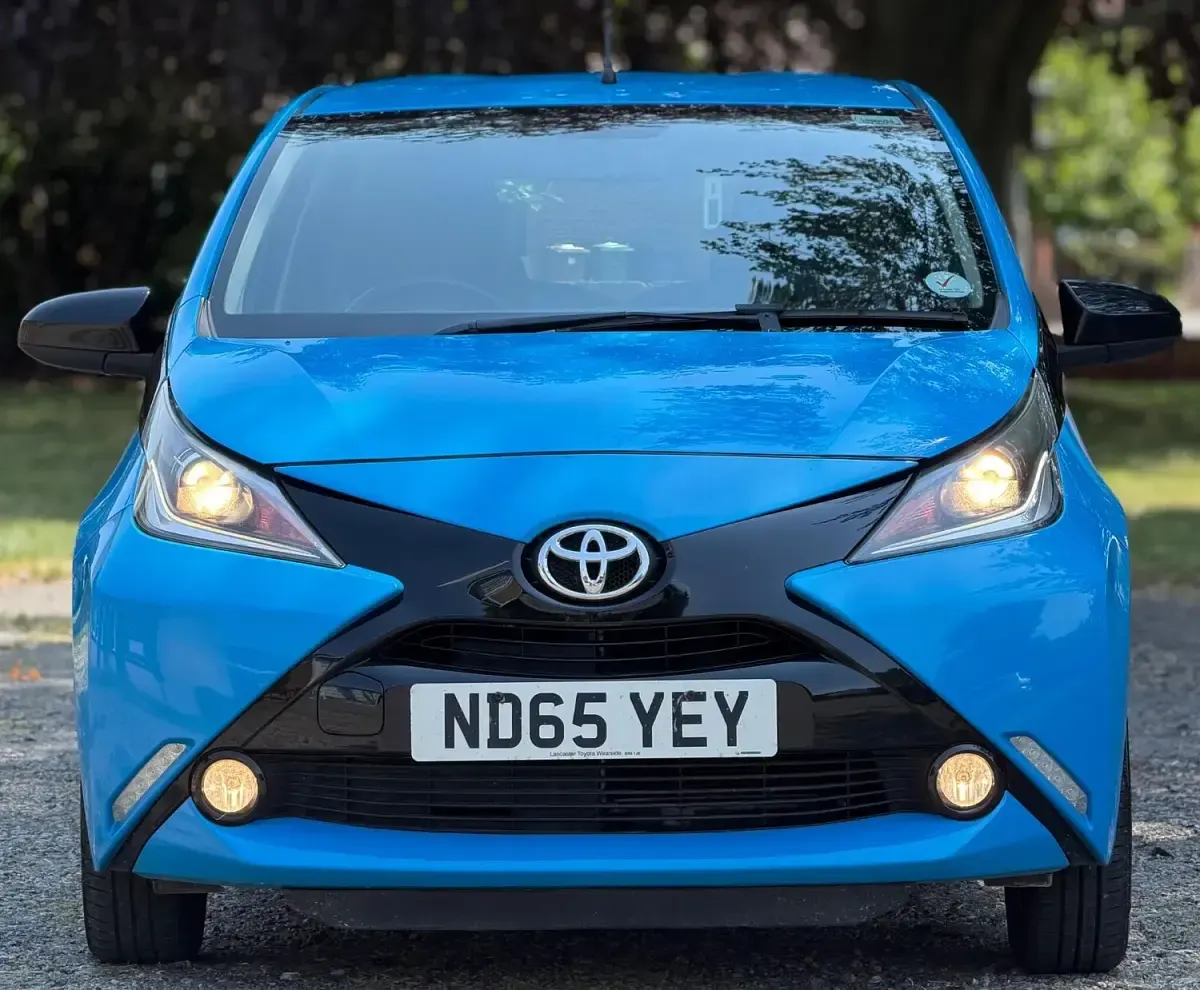 Used Toyota Aygo X-cite 69 HP (50 kW) 2016 Blue Hatchback