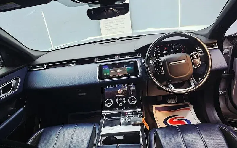 Used Land Rover Range Rover Velar SE Dynamic 179 HP (131 kW) 2019 Silver SUV