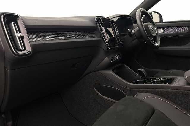 Used Volvo XC40 Ultra 161 HP (118 kW) 2025 Black SUV