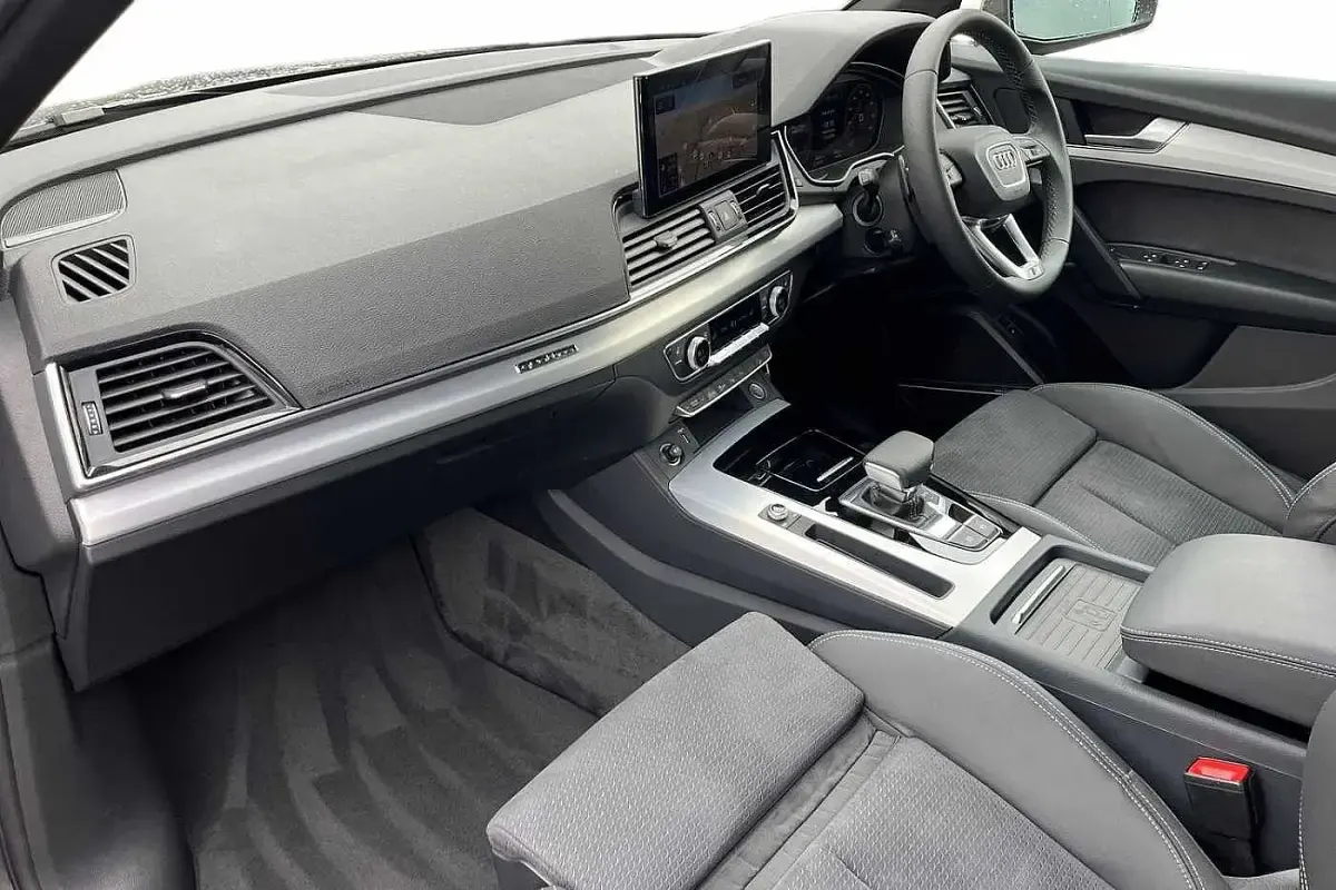 Used Audi Q5 S-Line 204 HP (150 kW) 2024 Grey SUV