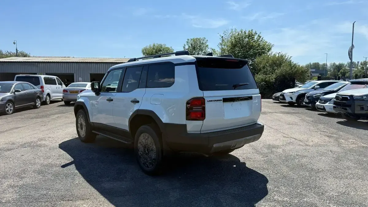 New Toyota Land Cruiser 204 HP (150 kW) 2025 Black MPV